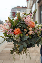 Lade das Bild in den Galerie-Viewer, Florist's Choice
