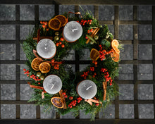 Lade das Bild in den Galerie-Viewer, Classic Christmas
